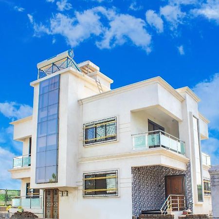 Sukhakarta Holiday Home อลีบาก ภายนอก รูปภาพ