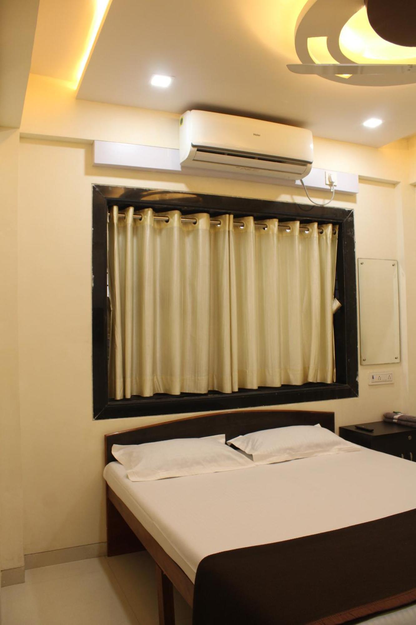 Sukhakarta Holiday Home อลีบาก ภายนอก รูปภาพ