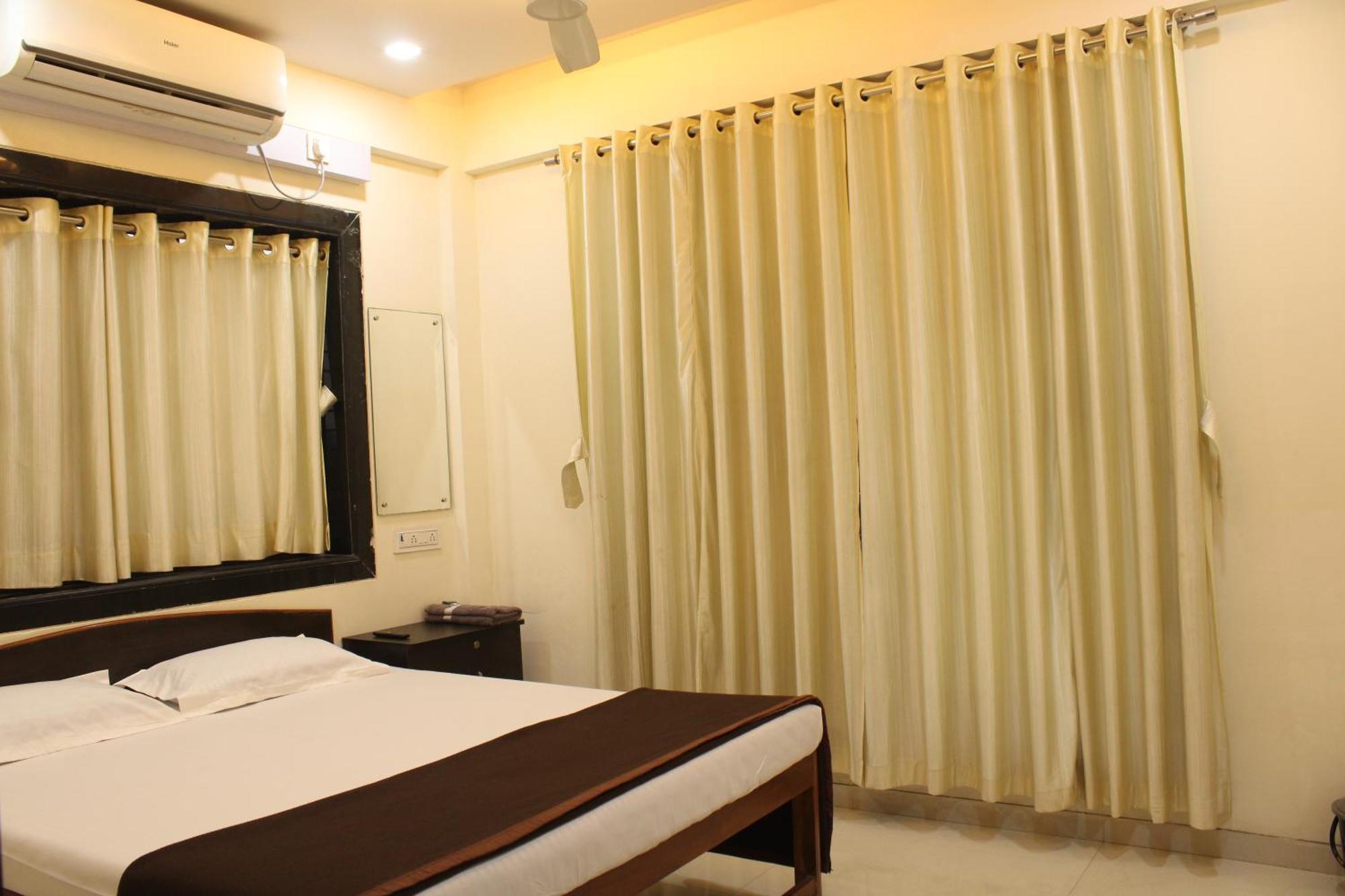 Sukhakarta Holiday Home อลีบาก ภายนอก รูปภาพ
