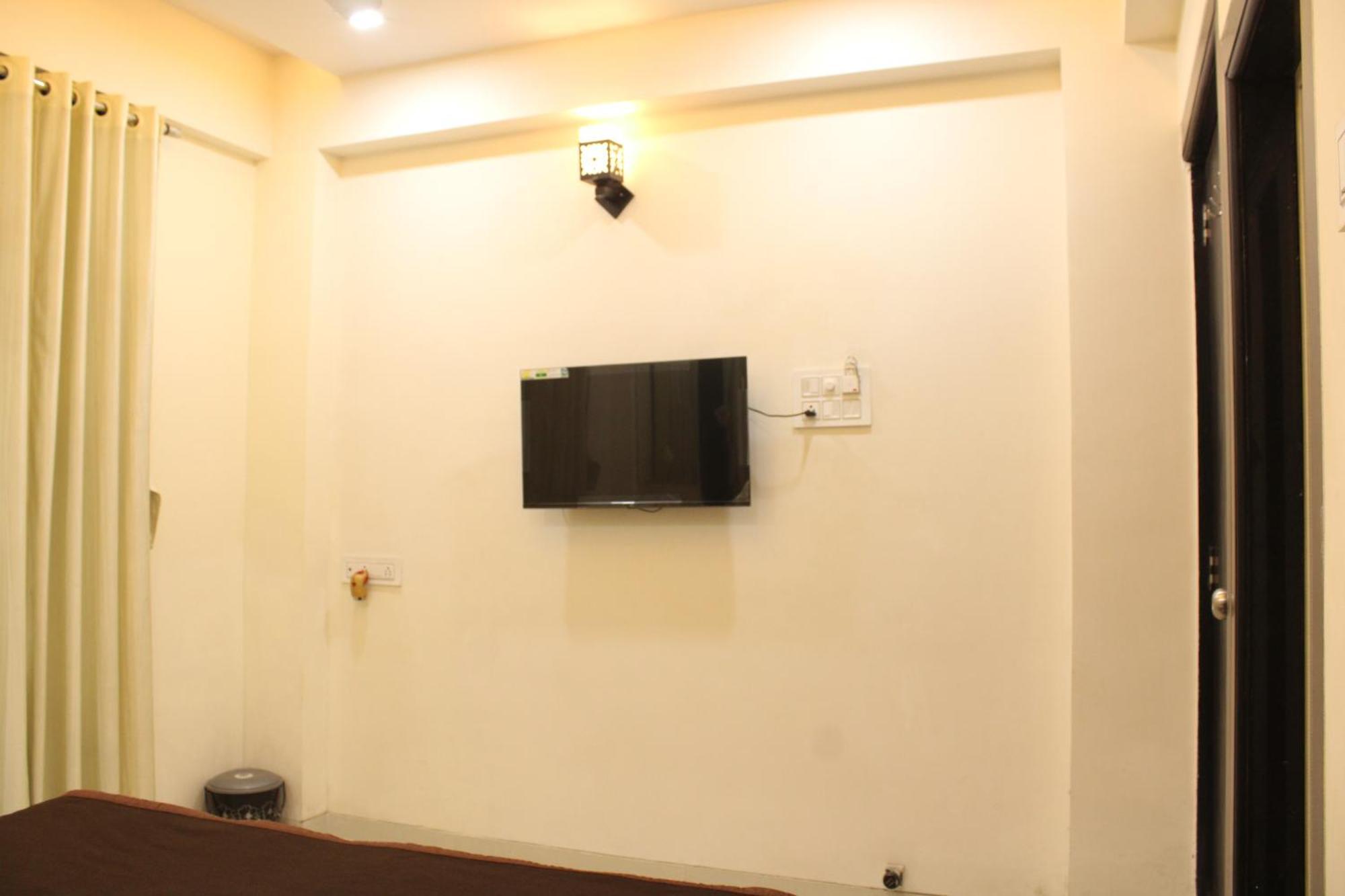 Sukhakarta Holiday Home อลีบาก ภายนอก รูปภาพ