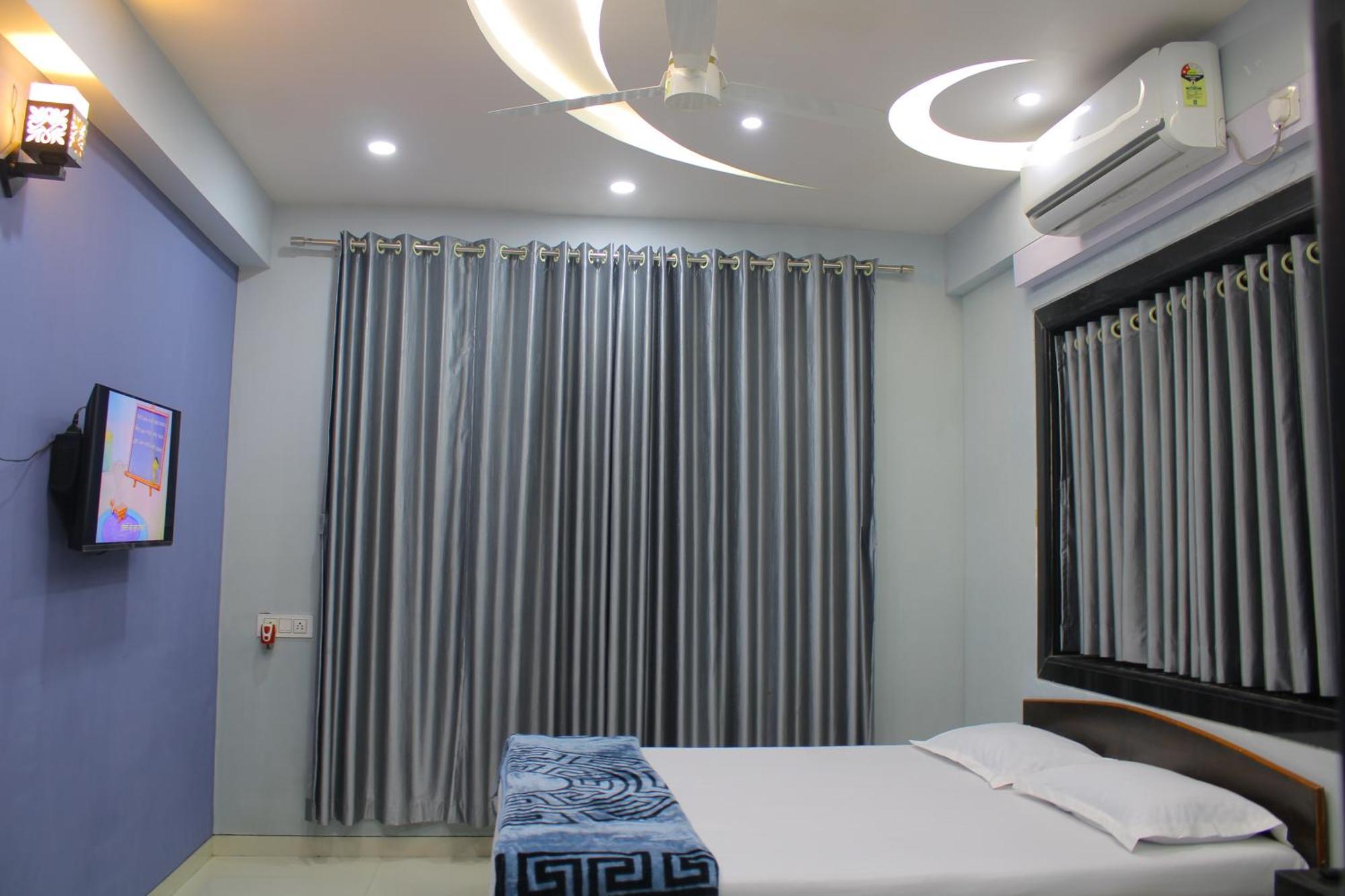 Sukhakarta Holiday Home อลีบาก ภายนอก รูปภาพ