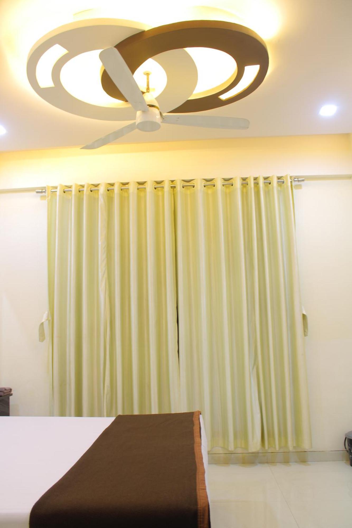 Sukhakarta Holiday Home อลีบาก ภายนอก รูปภาพ